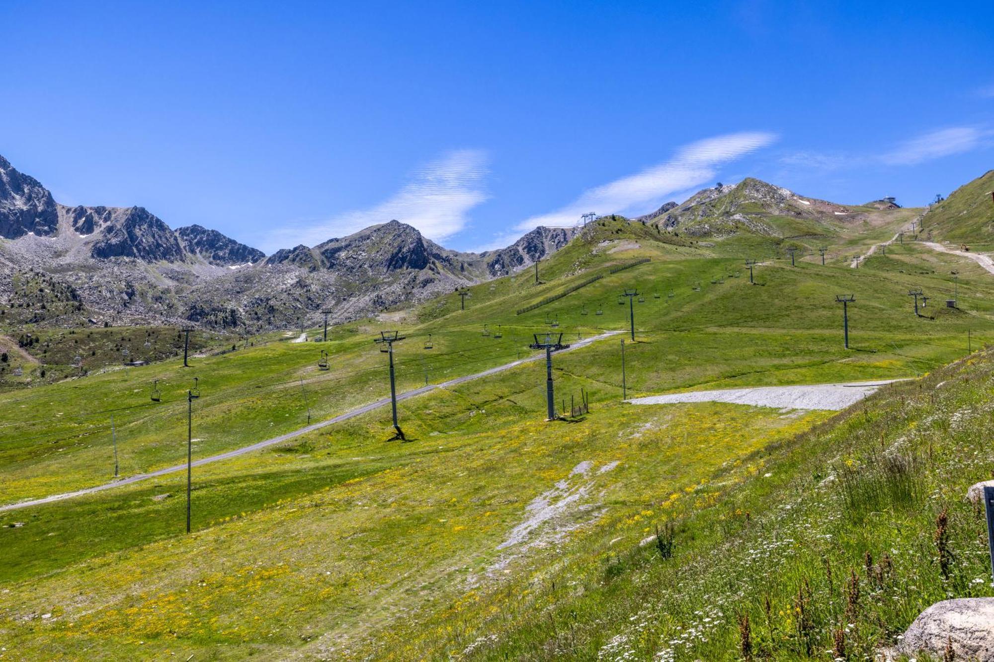 Increibles Vistas A Las Montanas En El Pas De La Casa - Parking - Wifi - Ski In Ski Out L By Bonesvacances Exterior foto
